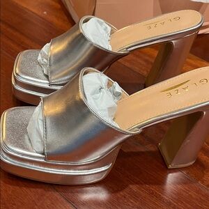 Glaze Metallic Silver Platform Mule Sandals size 7.5 new